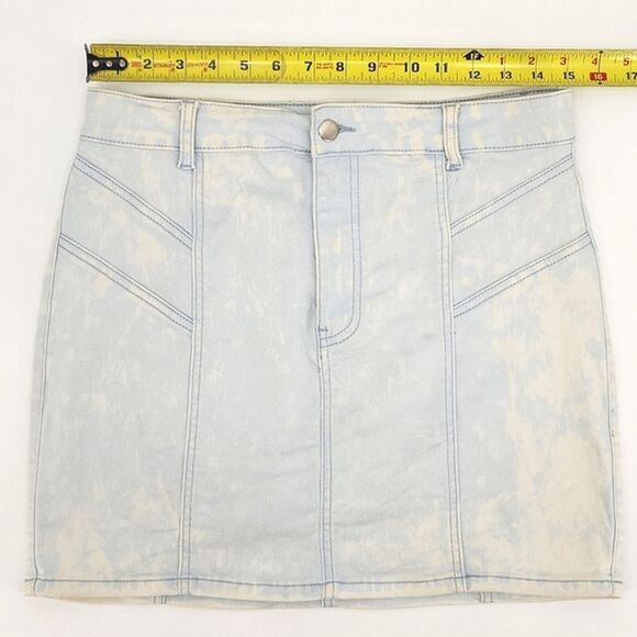 Forever 21 Acid Wash Bleached Denim Jean Mini Skirt Size Large Womens Light Blue - Picture 6 of 8